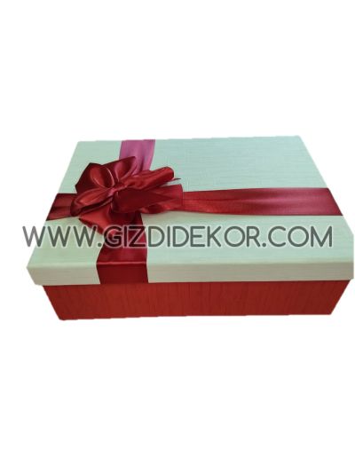 Подаръчна кутия с капак и панделка2