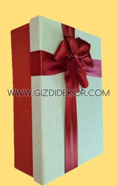 Подаръчна кутия с капак и панделка4