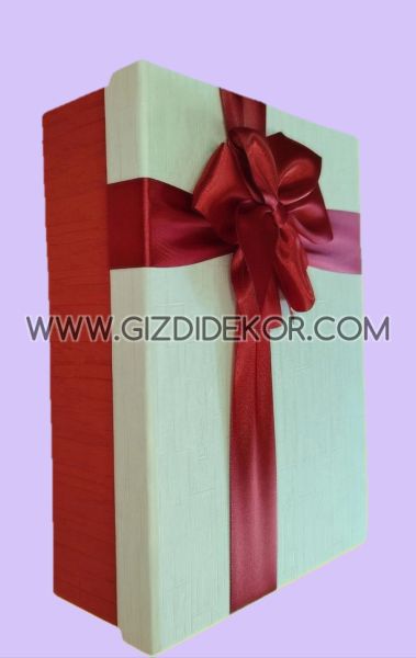 Подаръчна кутия с капак и панделка 6